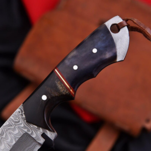 9″ Premium Damascus Steel Gut Hook Knife, Ergonomic Dark Handle, Included Leather Sheath