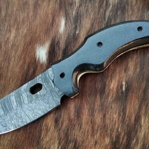 Handmade 5.5″ Damascus Steel Cleaver Folding Knife – Custom Stubby Pocket Folder with Polished Black Micarta Handle & Oval Thumb Hole